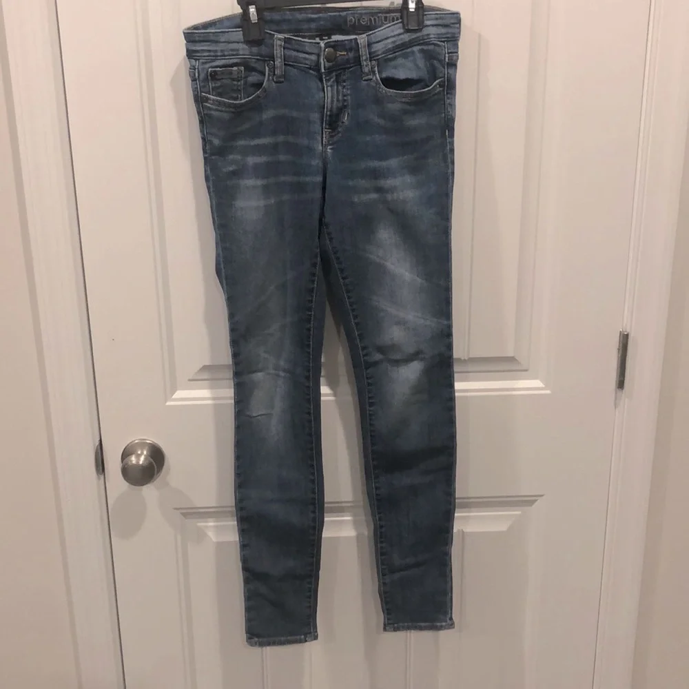 Women’s Gap 4/27 Skinny Jean in medium indigo good condition - Picture 3 of 6